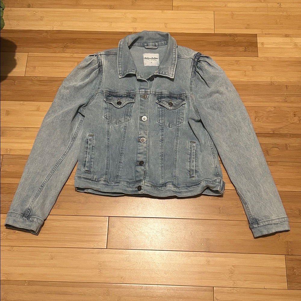 🤩 Chelsea DeBoer Puff sleeve jean jacket